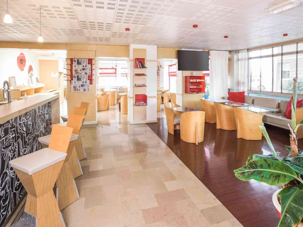 ホテル Ibis Saint Brieuc イフィニアック エクステリア 写真