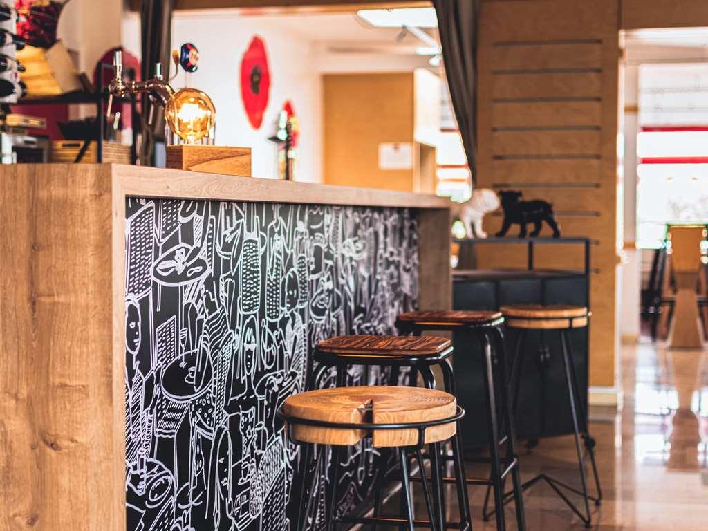 ホテル Ibis Saint Brieuc イフィニアック エクステリア 写真