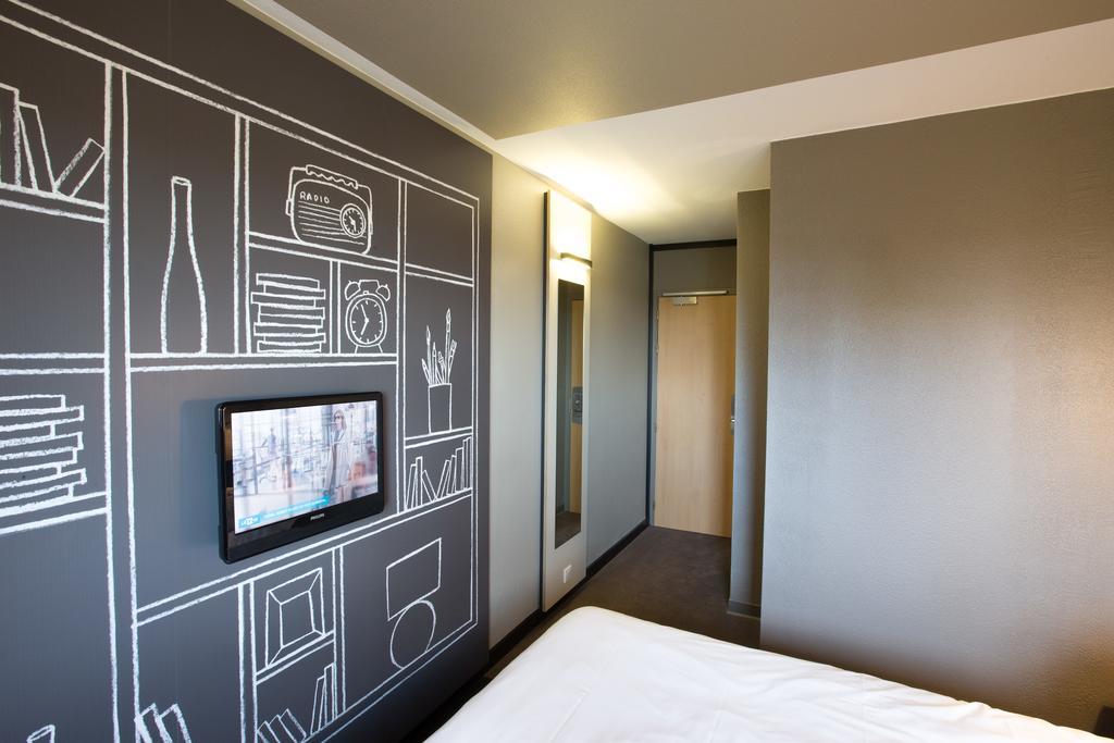 ホテル Ibis Saint Brieuc イフィニアック エクステリア 写真