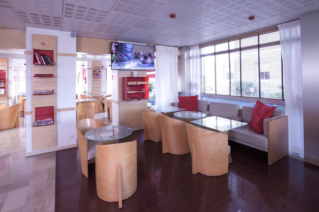ホテル Ibis Saint Brieuc イフィニアック エクステリア 写真