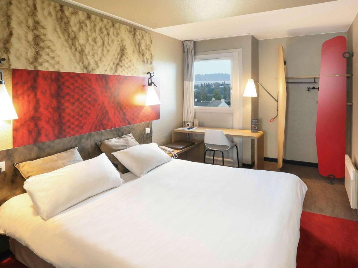 ホテル Ibis Saint Brieuc イフィニアック エクステリア 写真