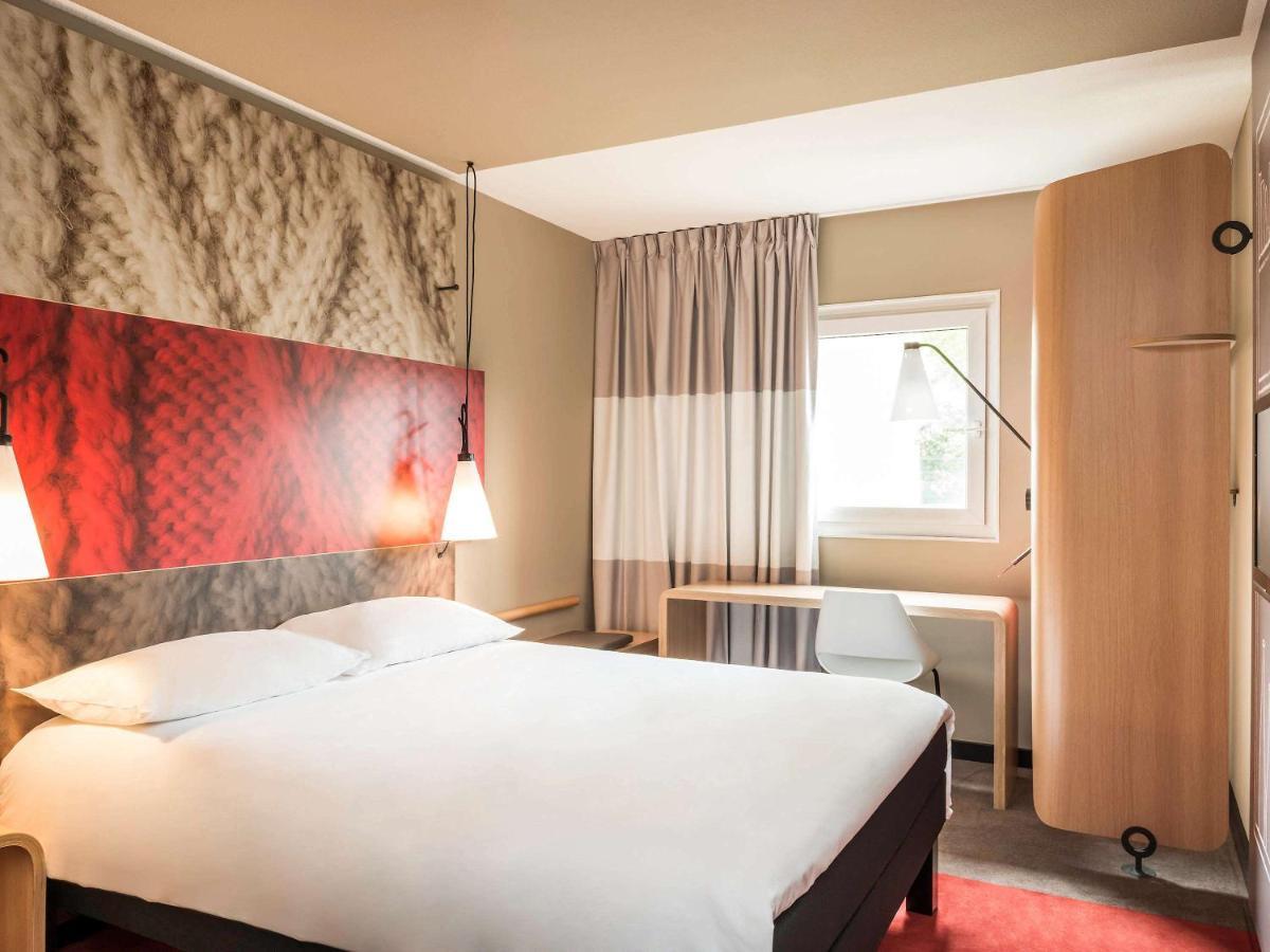 ホテル Ibis Saint Brieuc イフィニアック エクステリア 写真